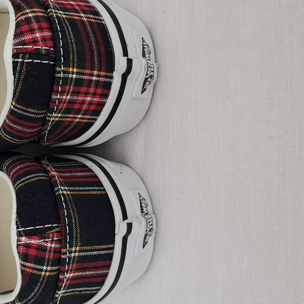 Vans Classic Slip-On Shoe. Woman's Size 8, Mens Size 6.5. Navy Blue Plaid. - Picture 4 of 10